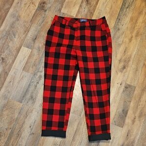 👖Old Navy Red and Black Buffalo Plaid Ankle Pants